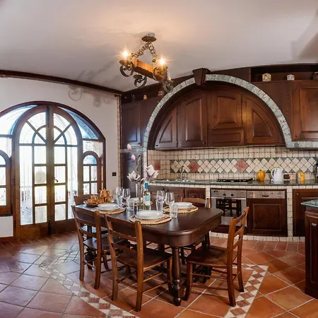 Villa Chiara - Homy Sicily 4 Apartment With Pool And Spa أكيدولتشي