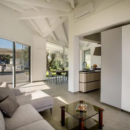 منتجع Villa Chiara - Homy Sicily 4 Apartment With Pool And Spa *