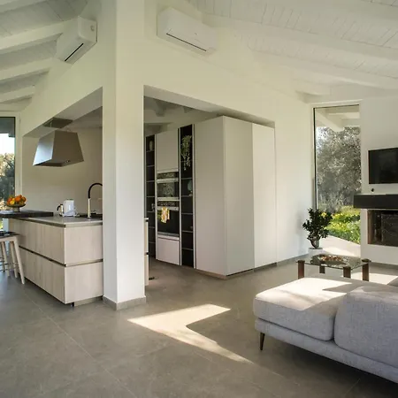 منتجع Villa Chiara - Homy Sicily 4 Apartment With Pool And Spa أكيدولتشي