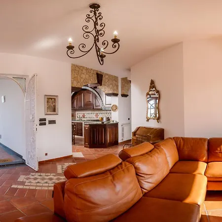 Villa Chiara - Homy Sicily 4 Apartment With Pool And Spa * أكيدولتشي