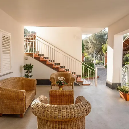 منتجع Villa Chiara - Homy Sicily 4 Apartment With Pool And Spa أكيدولتشي